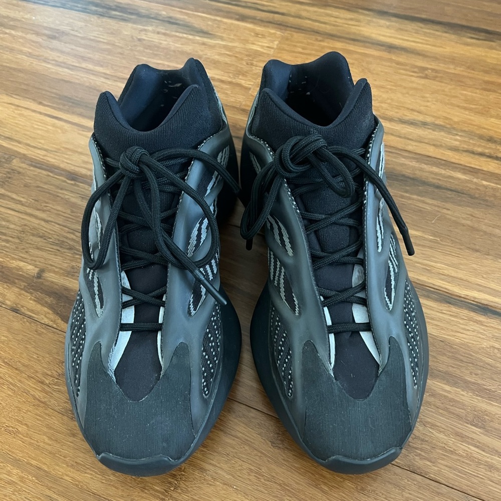Adidas Yeezy 700 V3 Alvah sneakers